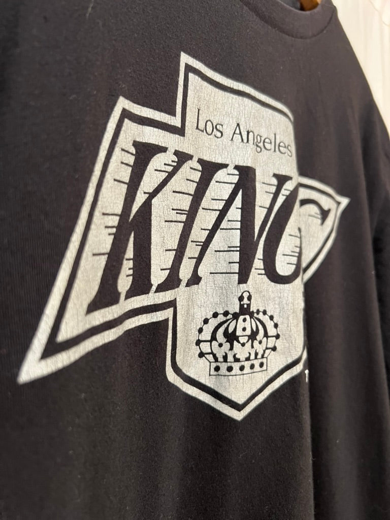 dedicated T-shirt svart LA Kin