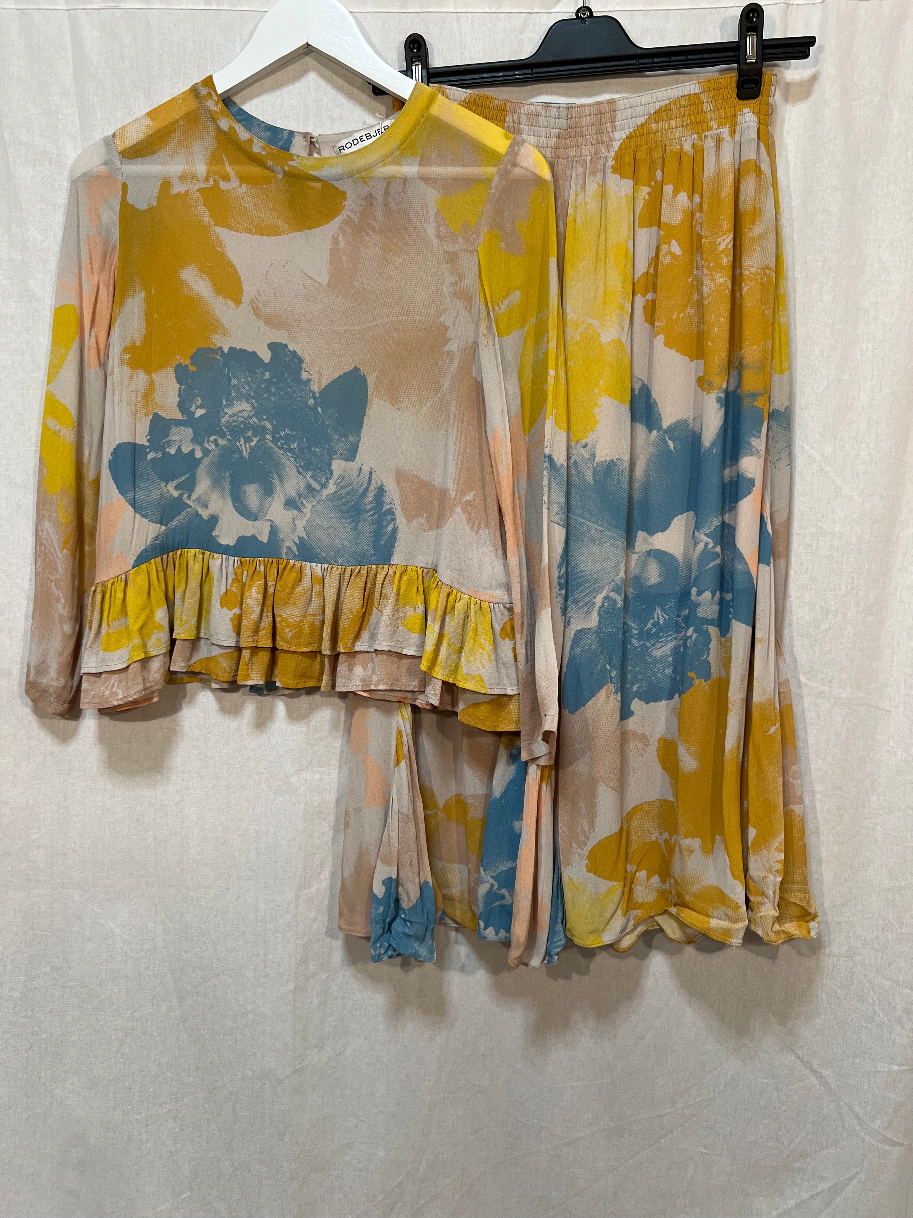 Set Blus-kjol