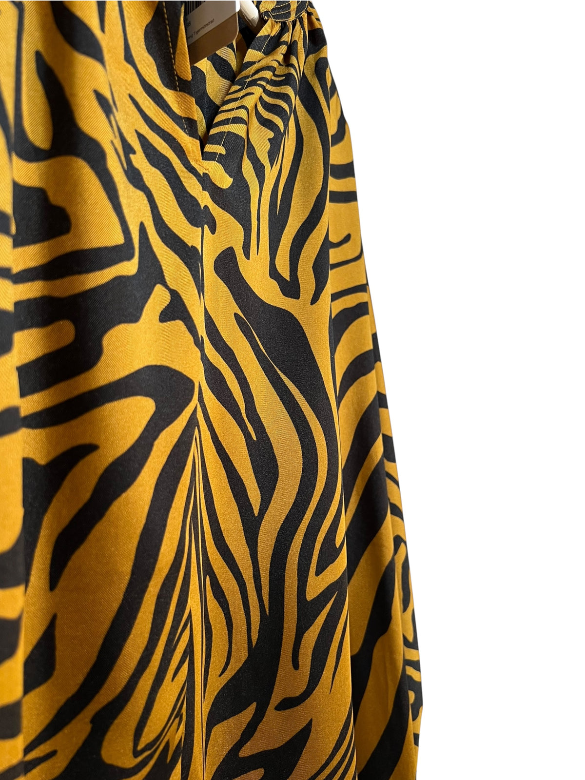 Tigermönstrad klänning