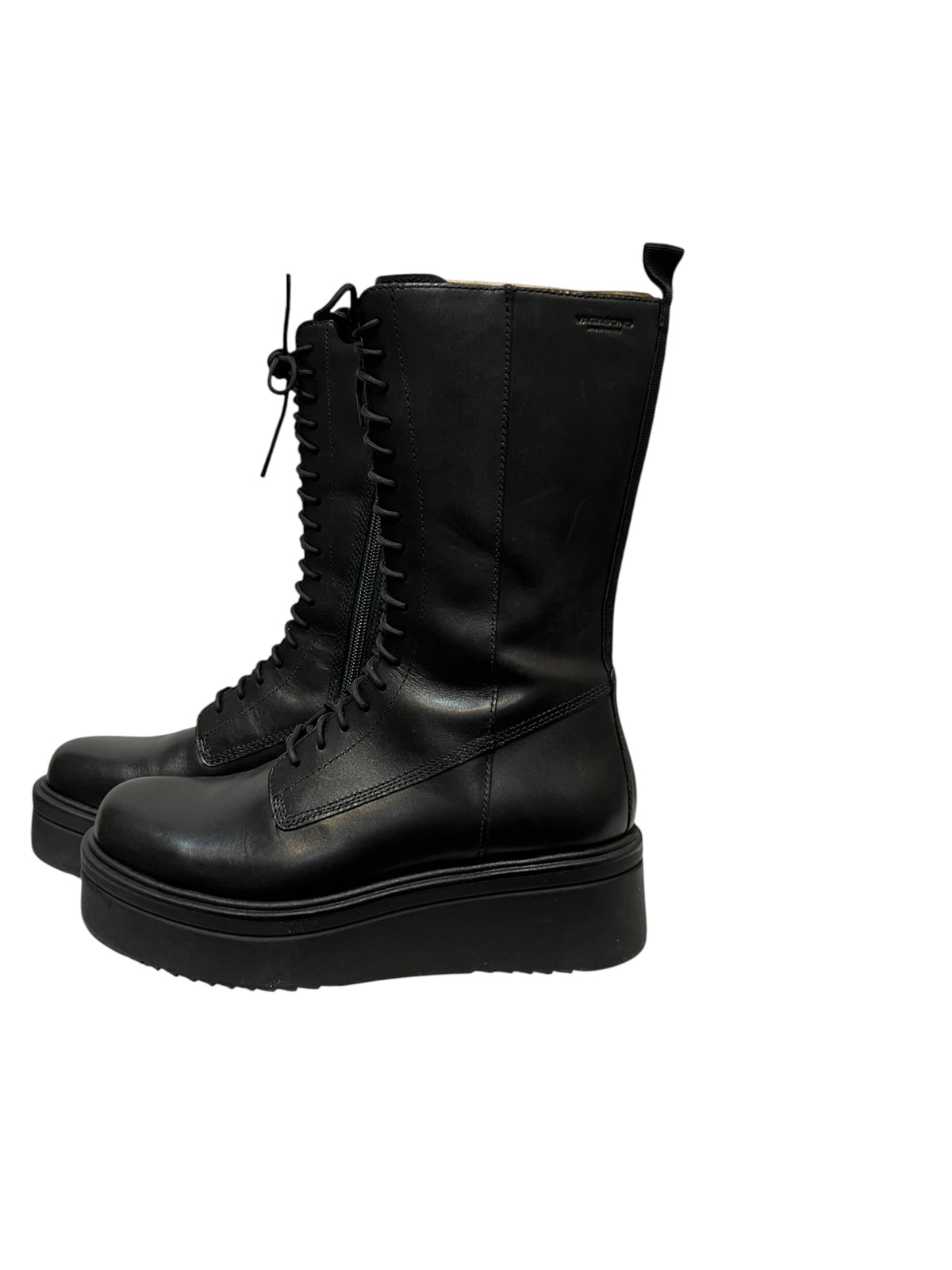 Snörade boots