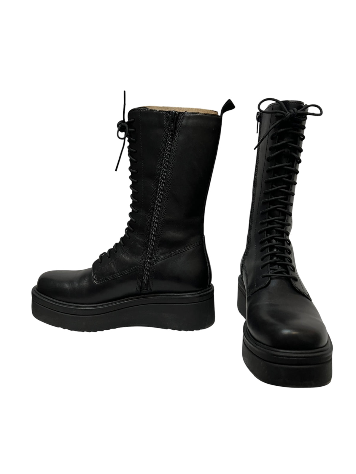 Snörade boots