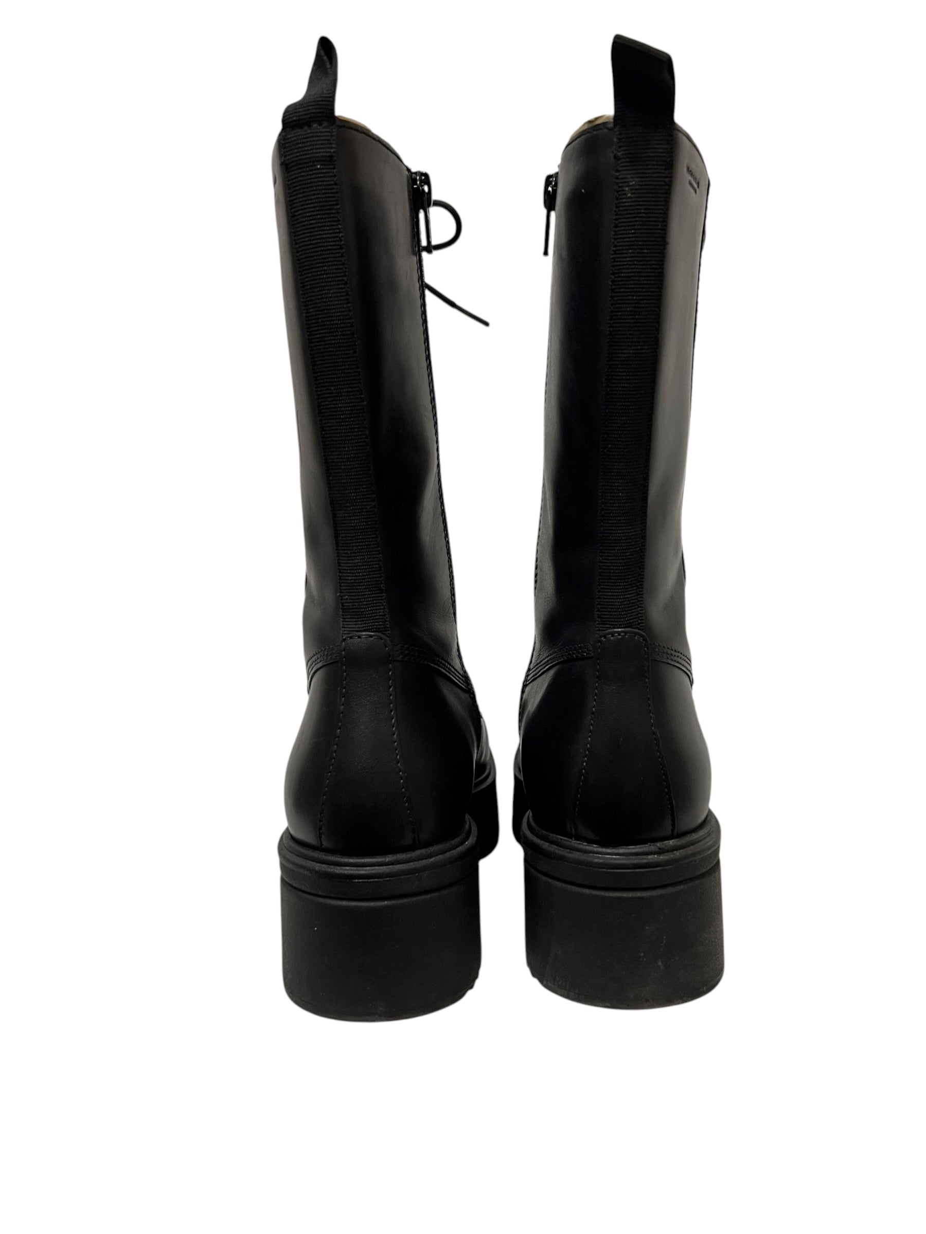 Snörade boots