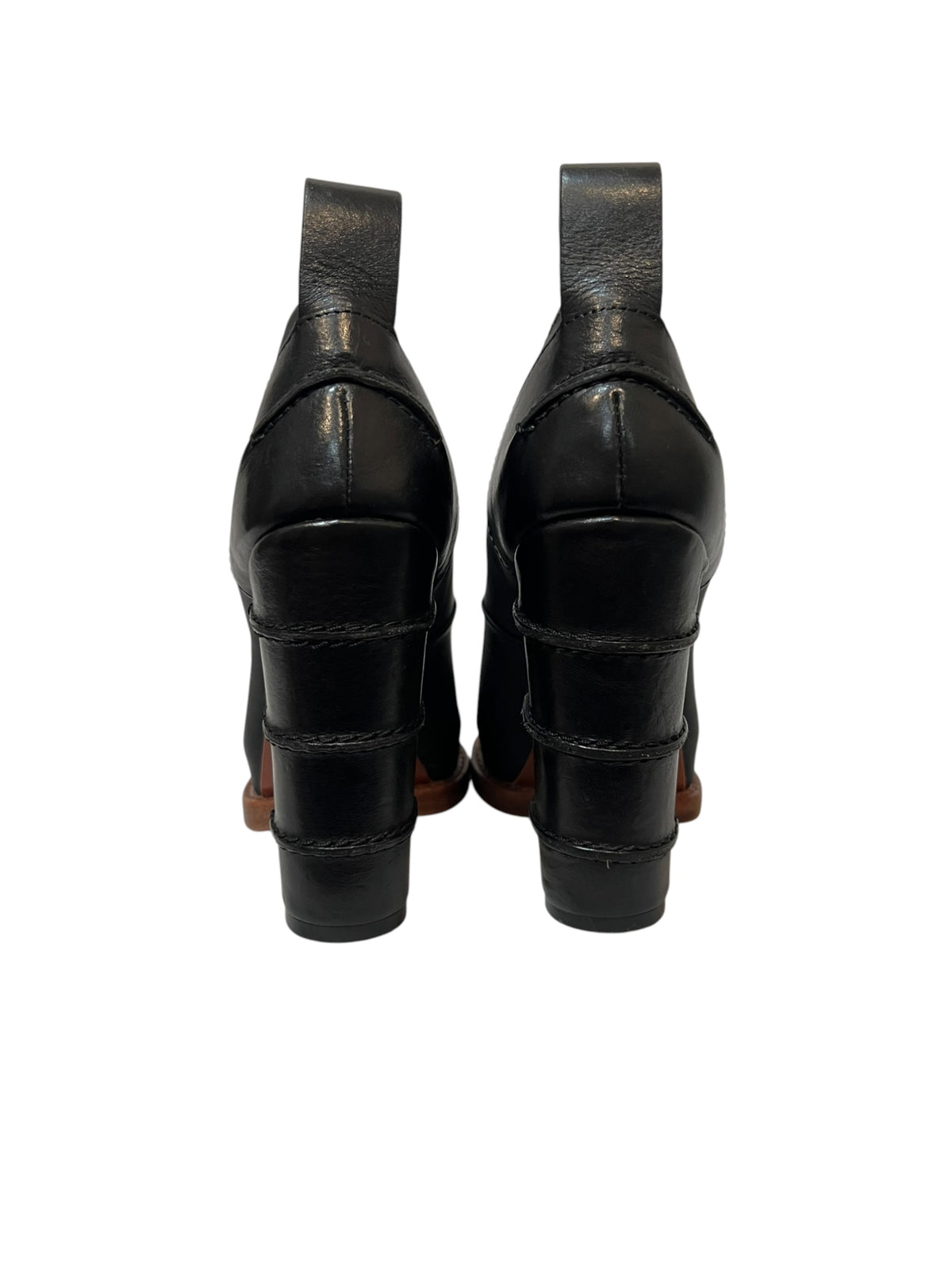 Högklackade pumps
