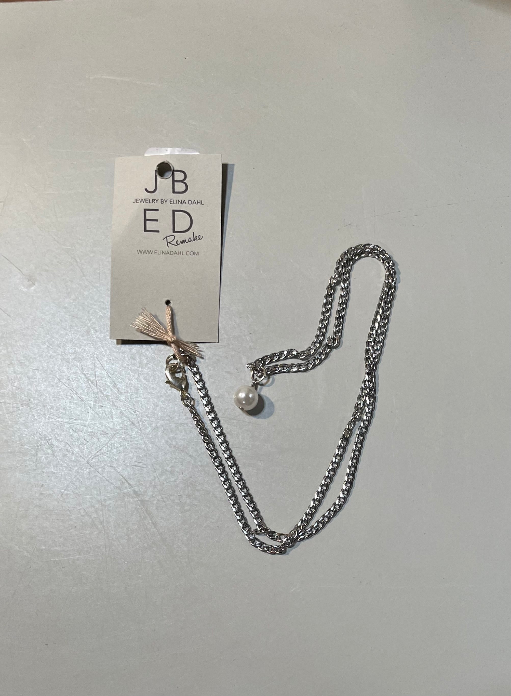 Halsband vit pärla